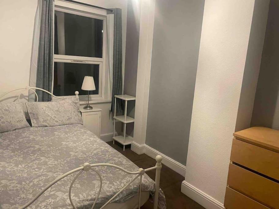 4 Bedroom House In Turnpike Lane/Wood Green Λονδίνο Εξωτερικό φωτογραφία